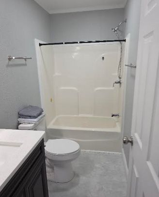 Guest Bath Tub